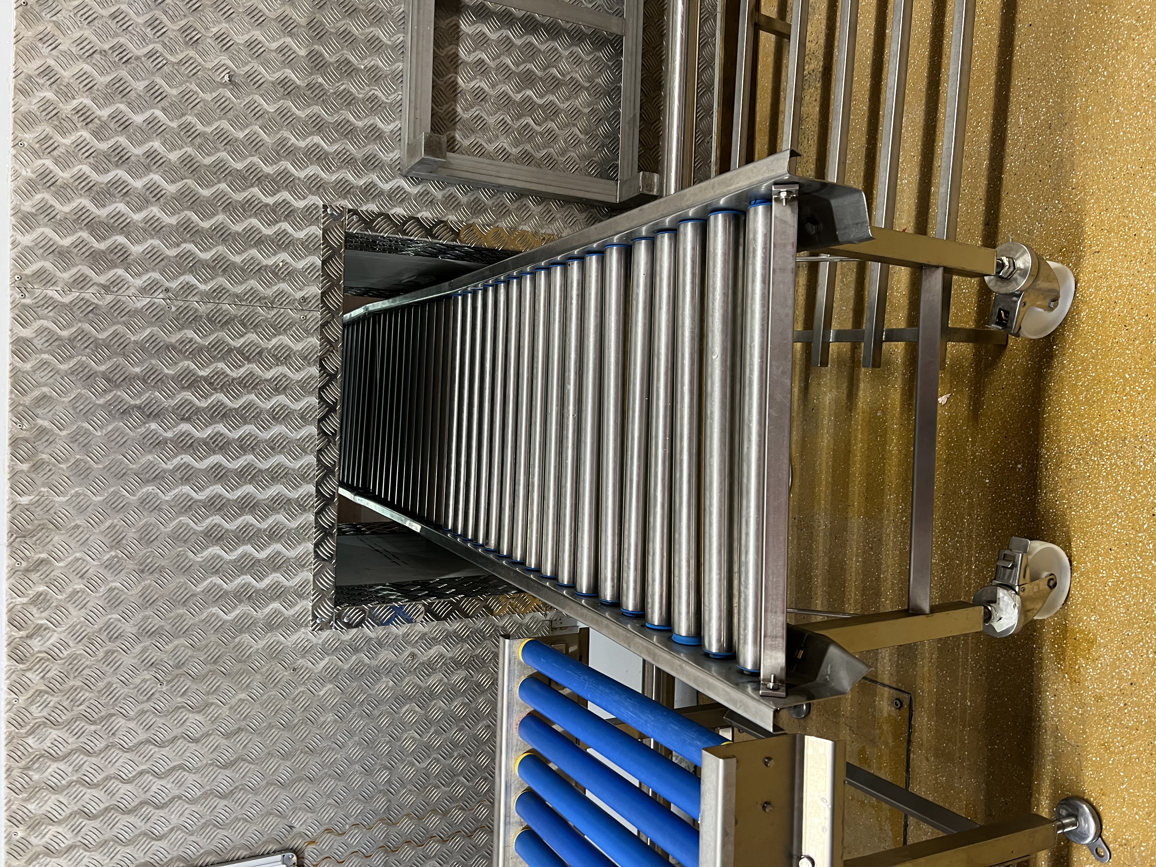 Stainless steel equipment in food-grade environment